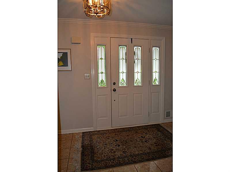 108 Frick Road Pittsburgh, PA 15238 - Photo 3 of 25 Entry/Foyer.