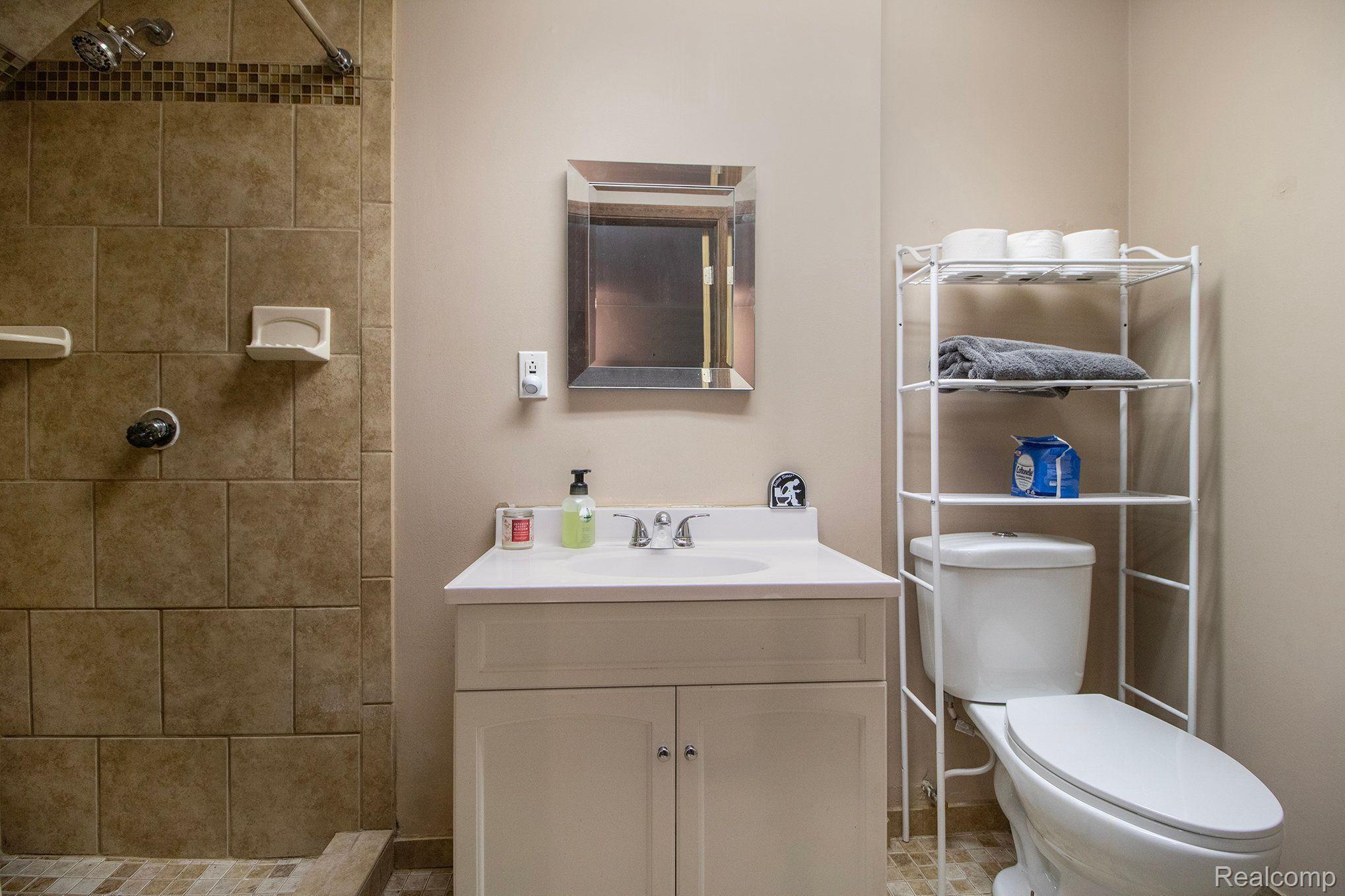 41595 Savage Road Belleville, MI 48111 - Photo 33 of 43 Gallery Image 33