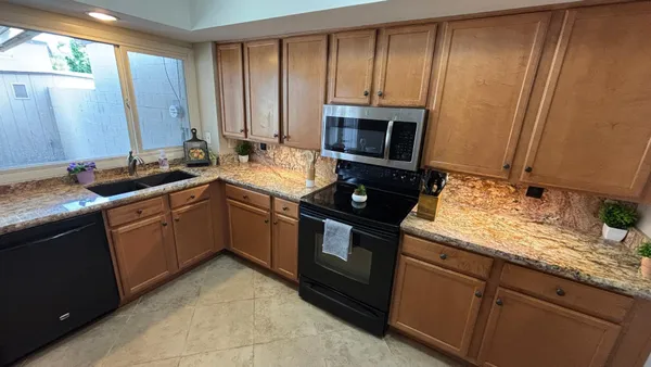 $2,195 | 1726 East Baker Drive, Tempe, AZ 85282