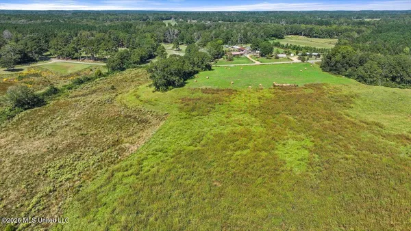 $305,600 | Dry Creek Road, Magee, MS 39111