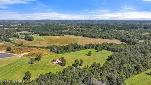 $305,600 | Dry Creek Road, Magee, MS 39111