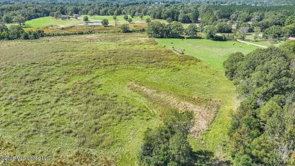 $305,600 | Dry Creek Road, Magee, MS 39111