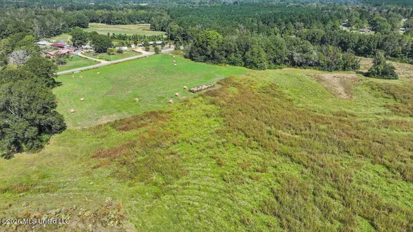 $305,600 | Dry Creek Road, Magee, MS 39111