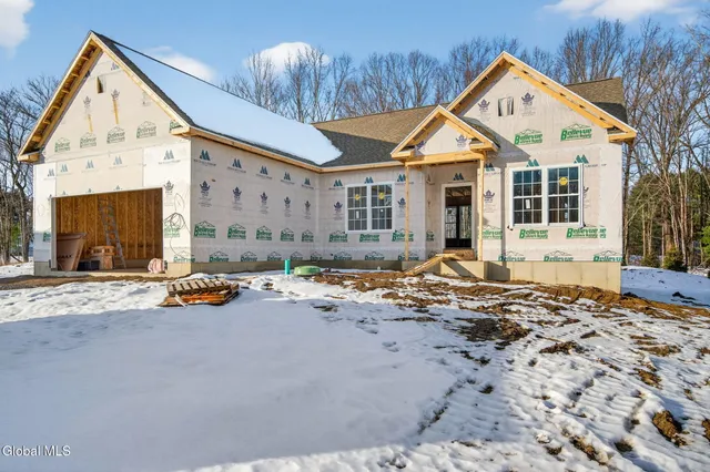 $682,900 | 16 Mackenna Court, Ballston, NY 12019