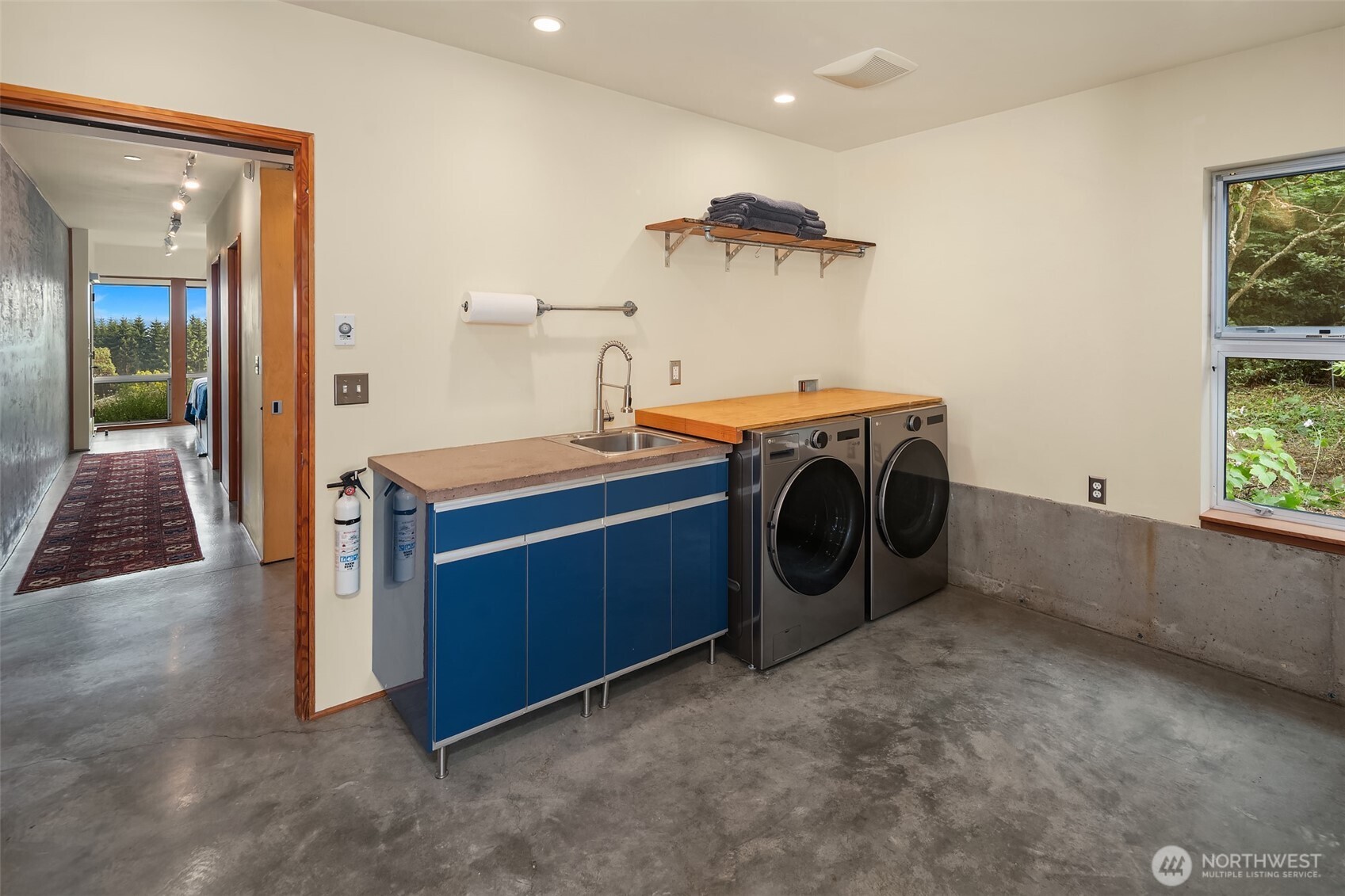 4409 Southwest Point Robinson Road Vashon, WA 98070 - Photo 23 of 39 Gallery Image 23