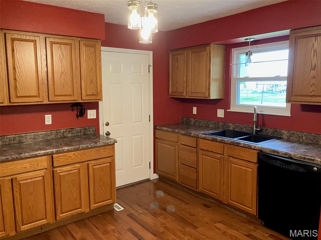 502 West 3rd Street Aviston, IL 62216 - Photo 3 of 19