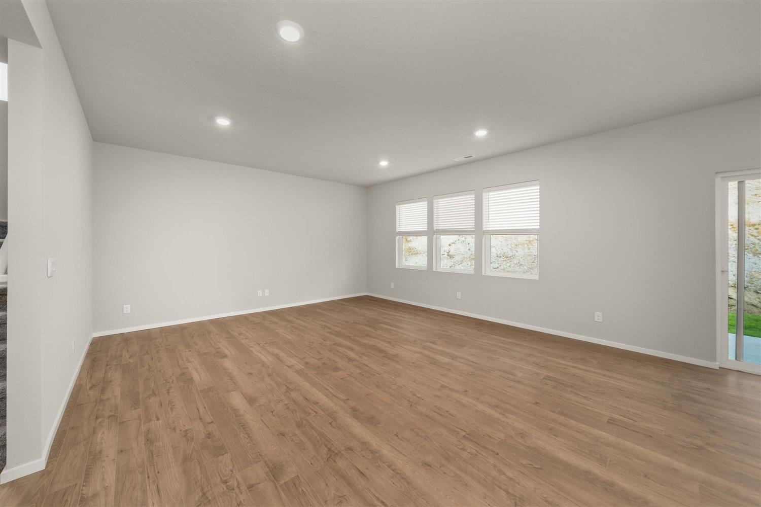 12022 North Greene Street Mead, WA 99021 - Photo 10 of 24