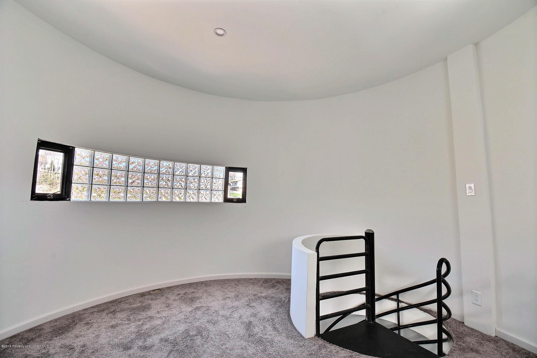 116 Sebring Road Dickson City, PA 18519 - Photo 20 of 25 Gallery Image 20
