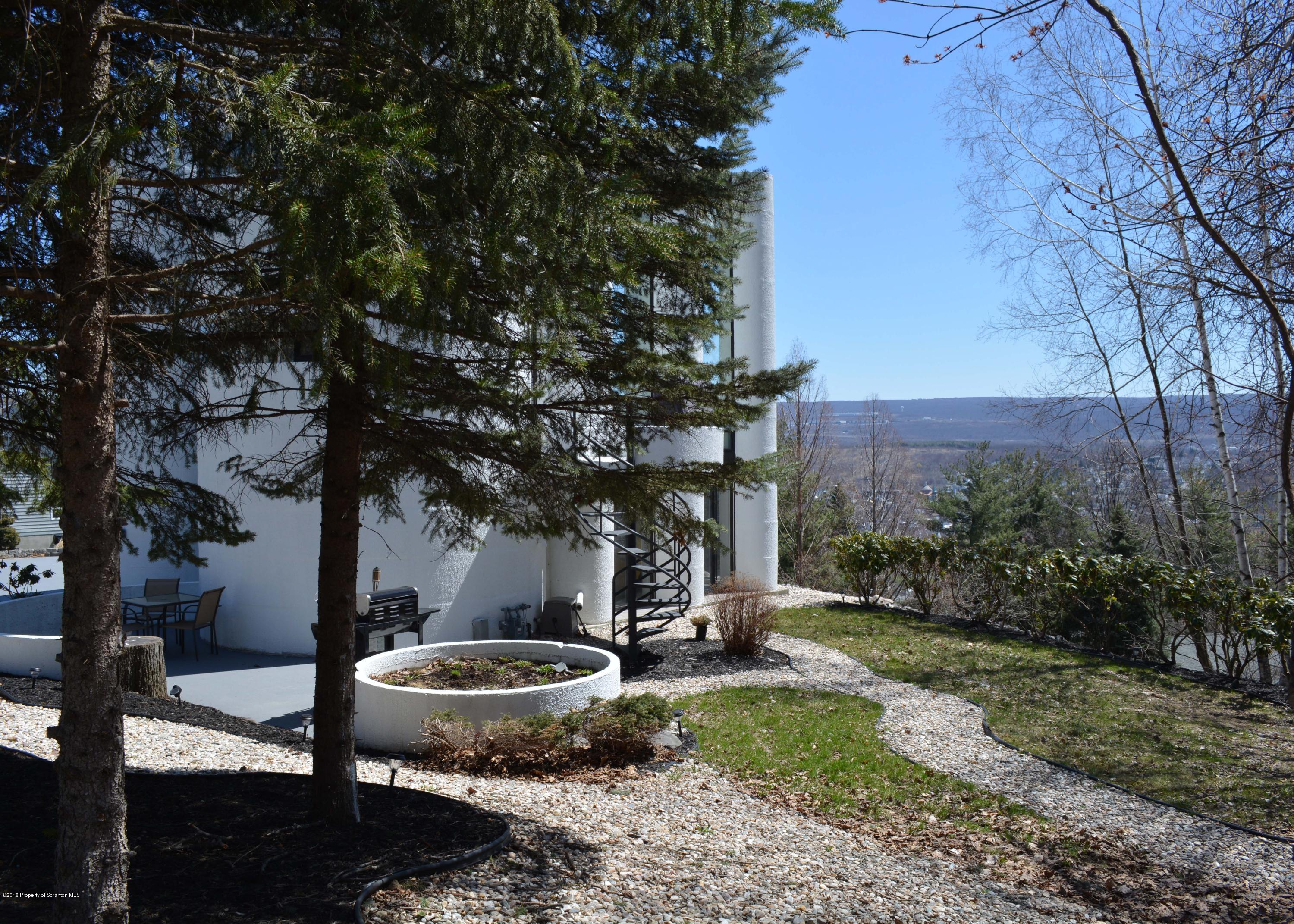 116 Sebring Road Dickson City, PA 18519 - Photo 7 of 25 Gallery Image 7