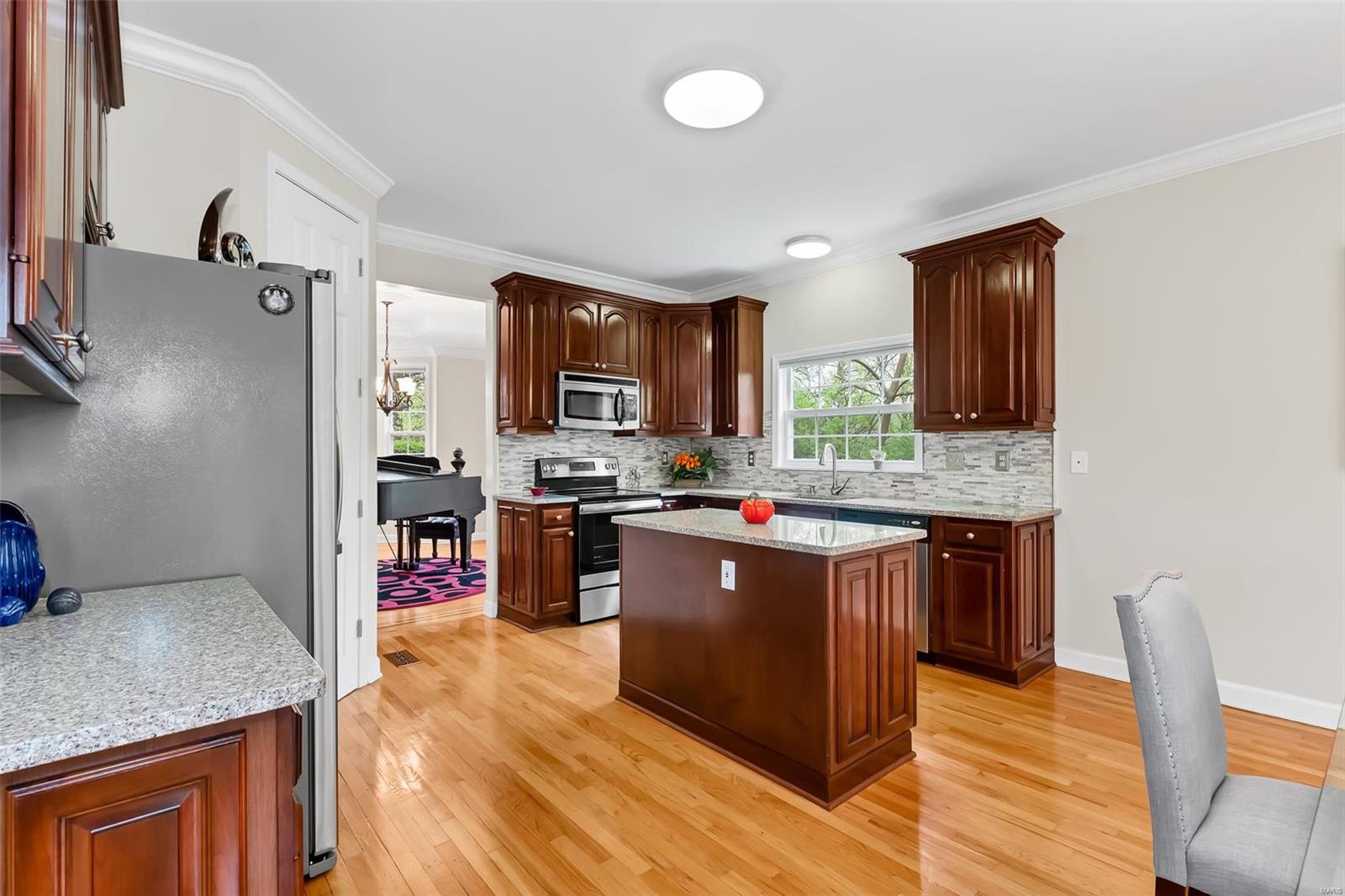 819 North Mosley Road Creve Coeur, MO 63141 - Photo 22 of 42 Gallery Image 22