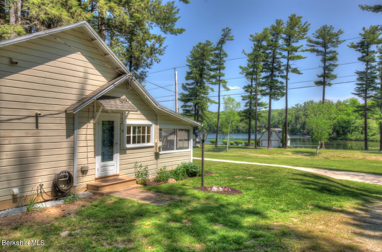 9 Lakeside Lake Buel 1