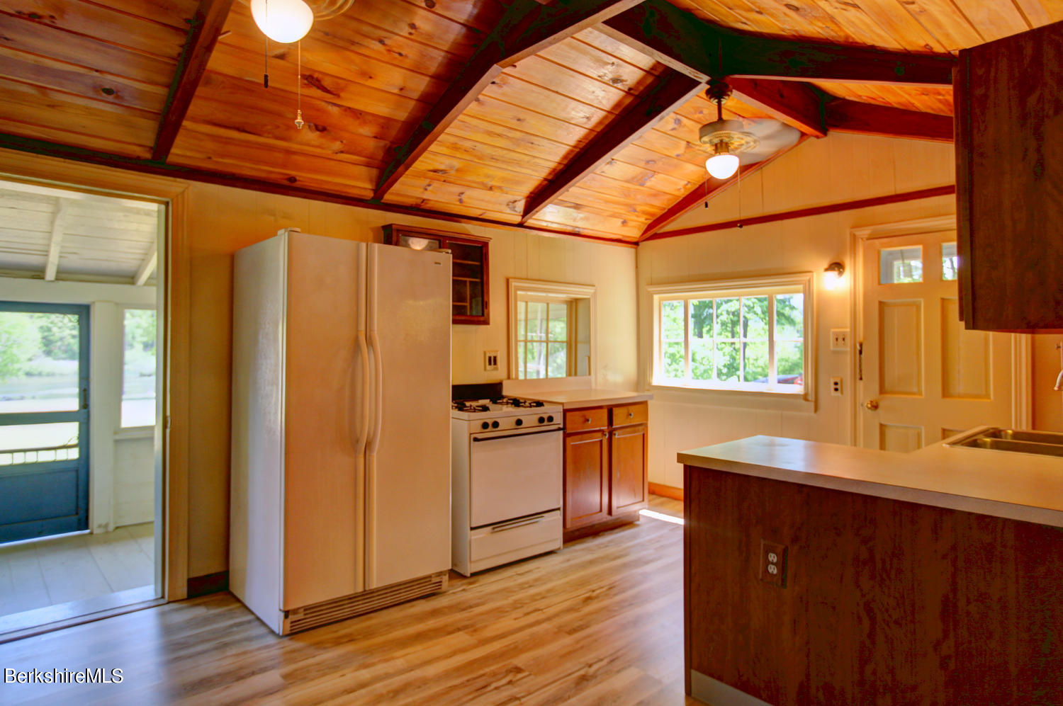 9 Lakeside Road New Marlborough, MA 01230 - Photo 19 of 29 9 Lakeside Lake Buel 18
