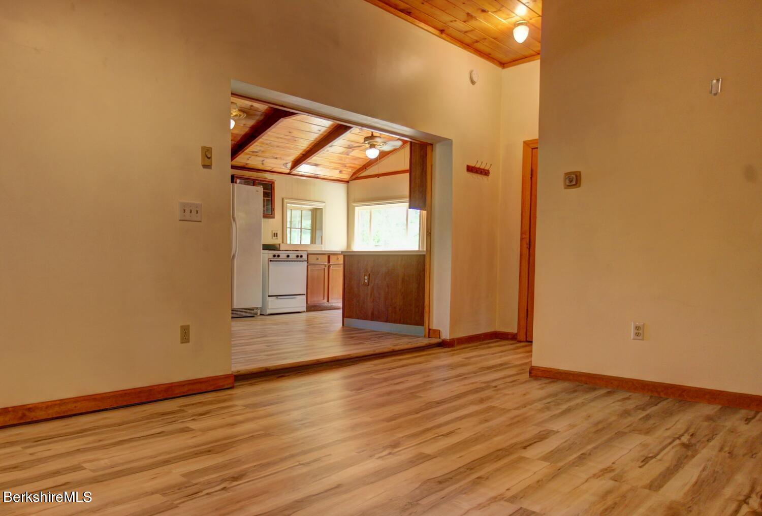 9 Lakeside Road New Marlborough, MA 01230 - Photo 21 of 29 9 Lakeside Lake Buel 21