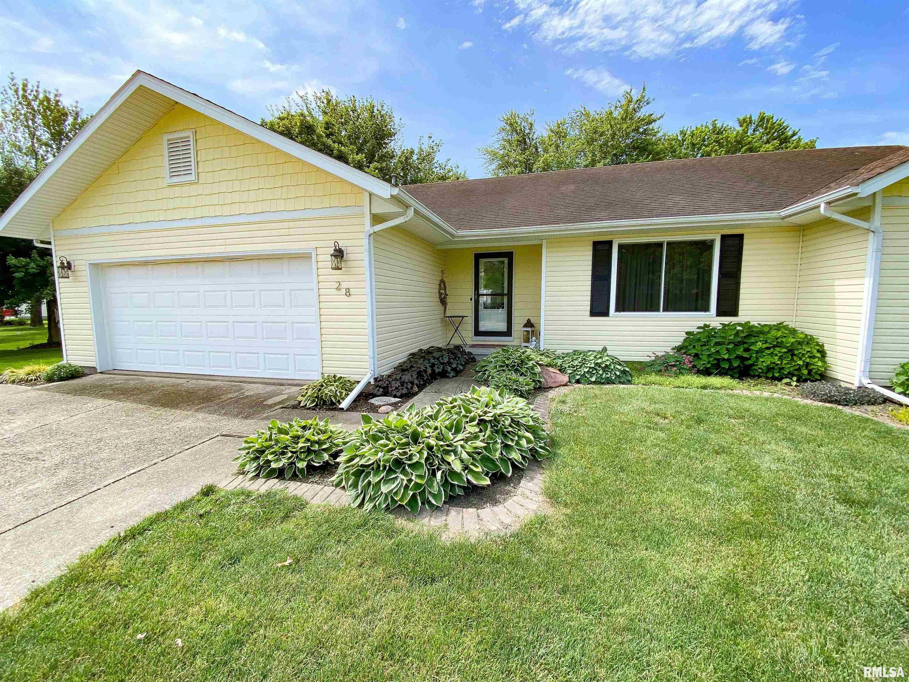 28 Stone Forge Pike Flora, IL 62839 - Photo 2 of 54