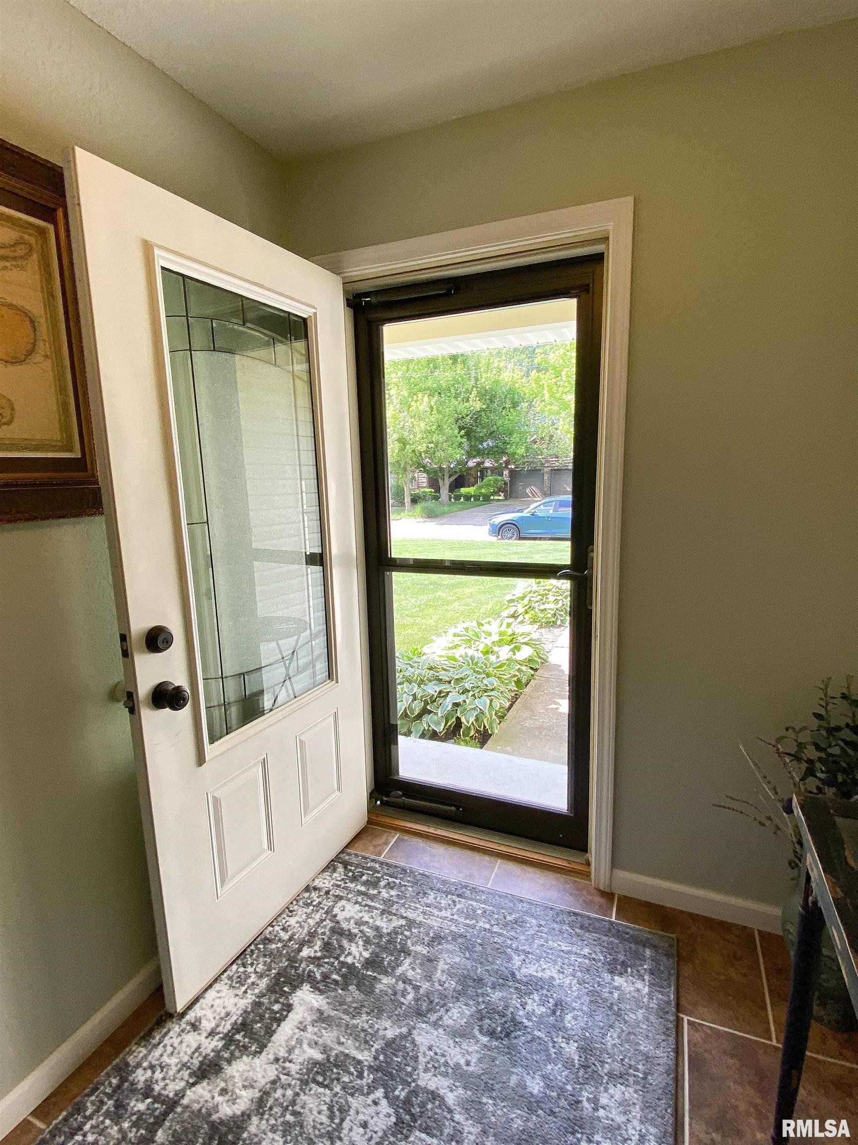 28 Stone Forge Pike Flora, IL 62839 - Photo 8 of 54