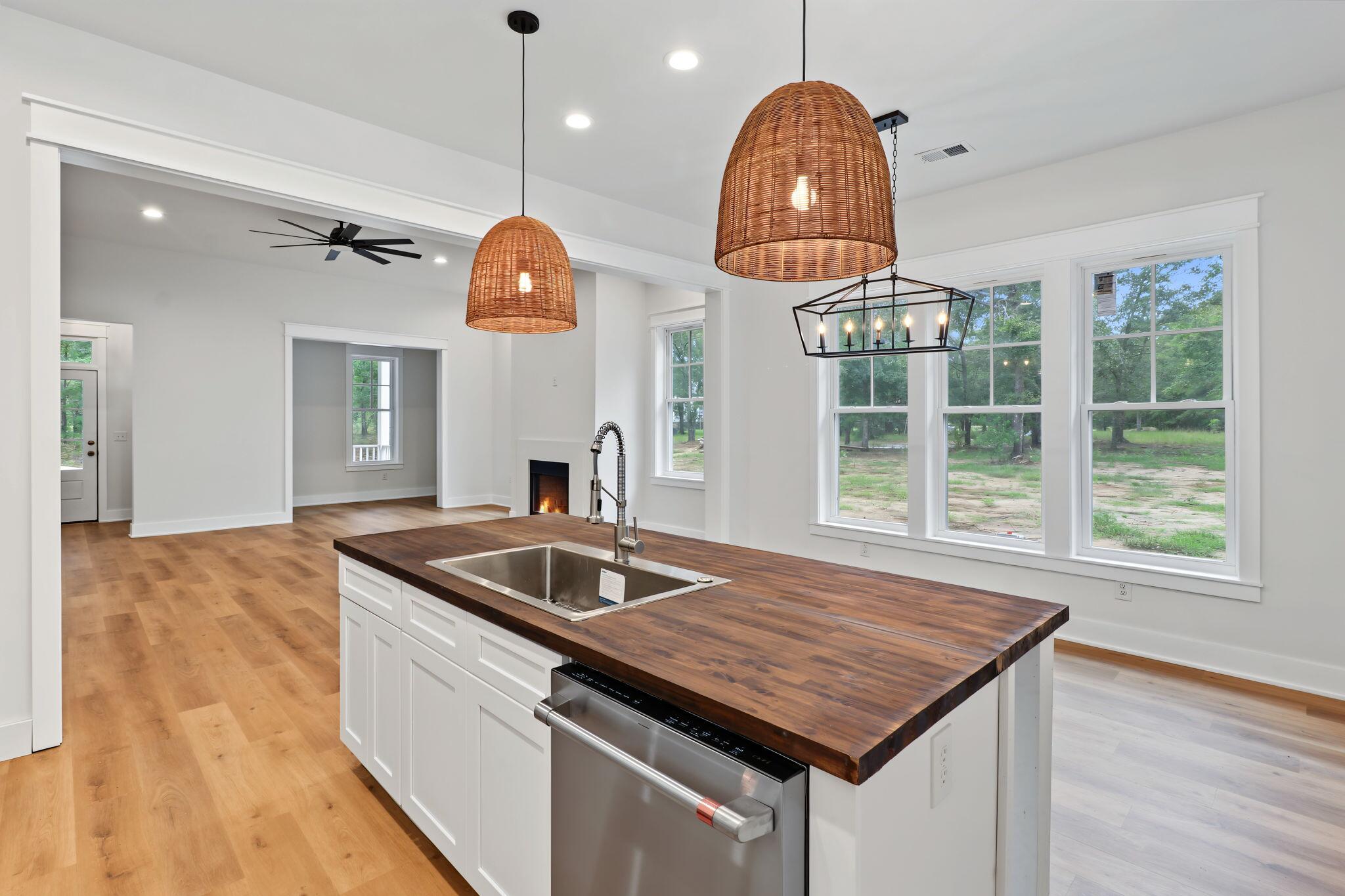5527 Elliott Estates Road Hollywood, SC 29449 - Photo 8 of 20 dining space