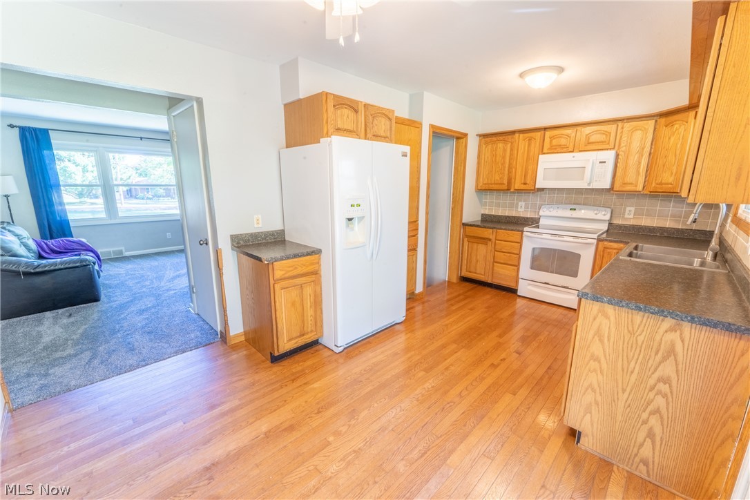 2674 Wadsworth Road Norton, OH 44203 - Photo 8 of 20 Gallery Image 8
