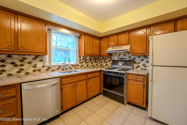 $799,000 | 78 Newberry Avenue | Dongan Hills