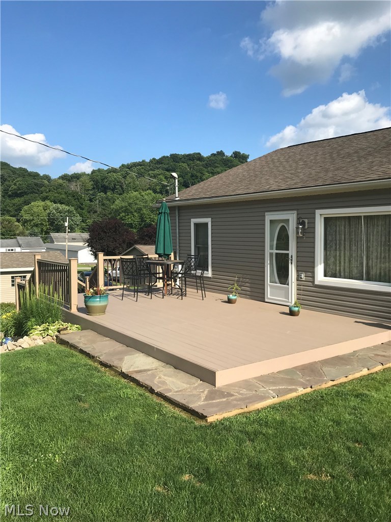 1009 Johnsonville Road Chester, WV 26034 - Photo 4 of 19 Gallery Image 4