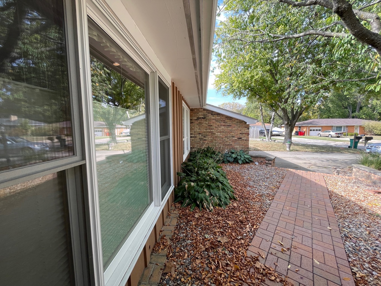 7 Mcdonald Court Champaign, IL 61821 - Photo 3 of 38