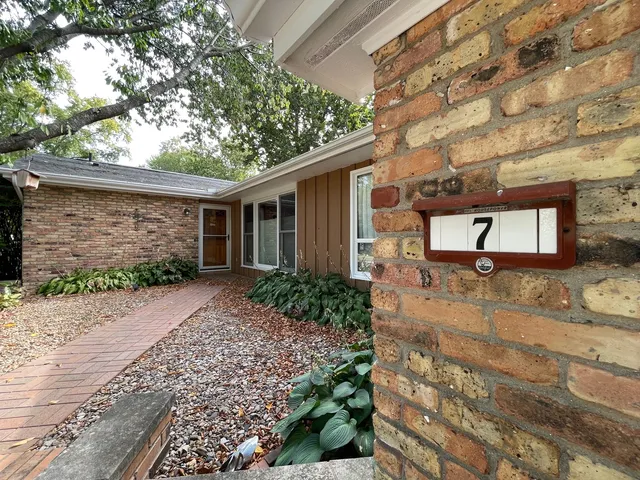 $259,900 | 7 Mcdonald Court, Champaign, IL 61821