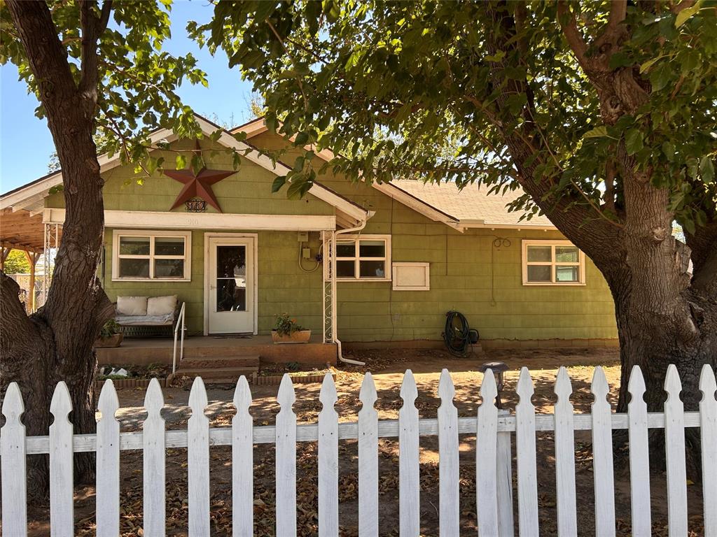 910 Plainview Road Seymour, TX 76380 - Photo 1 of 23 Gallery Image 1
