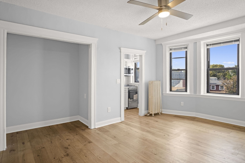 285 Lynn Shore Drive, Unit 508 Lynn, MA 01902 - Photo 4 of 18 a view of an empty room with a window