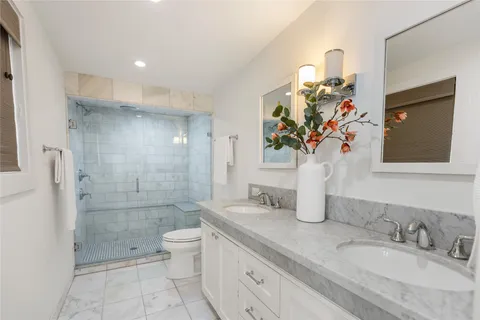 $925,000 | 1806 McDuffie Street, Houston, TX 77019