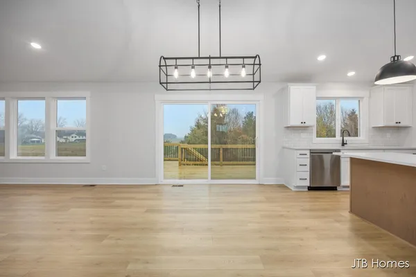 $539,900 | 11440 Shoreline Drive, Unit 110, Allendale, MI 49401