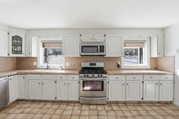 $670,000 | 10 Todd Road, Nashua, NH 03064