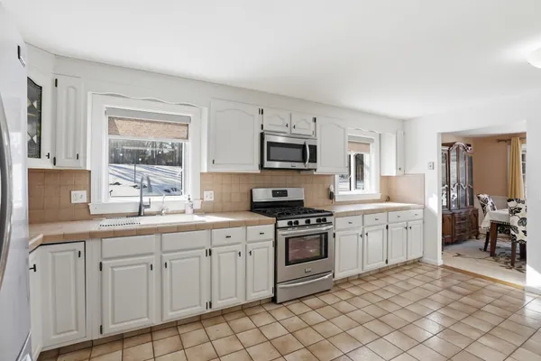 $670,000 | 10 Todd Road, Nashua, NH 03064