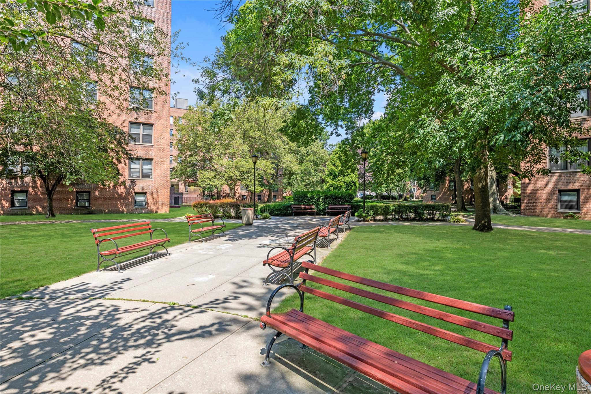 150-11 72nd Road, Unit 6E Queens, NY 11367 - Photo 12 of 13 a garden view with a sitting space