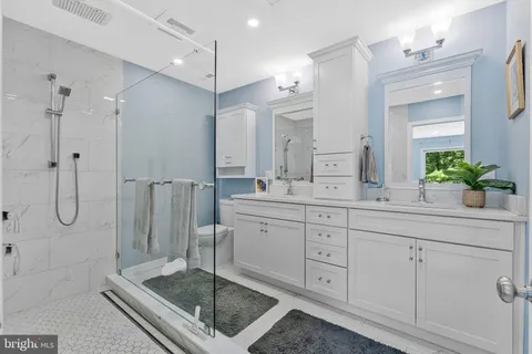 $2,389,800 | 6952 Kyleakin Court, McLean, VA 22101