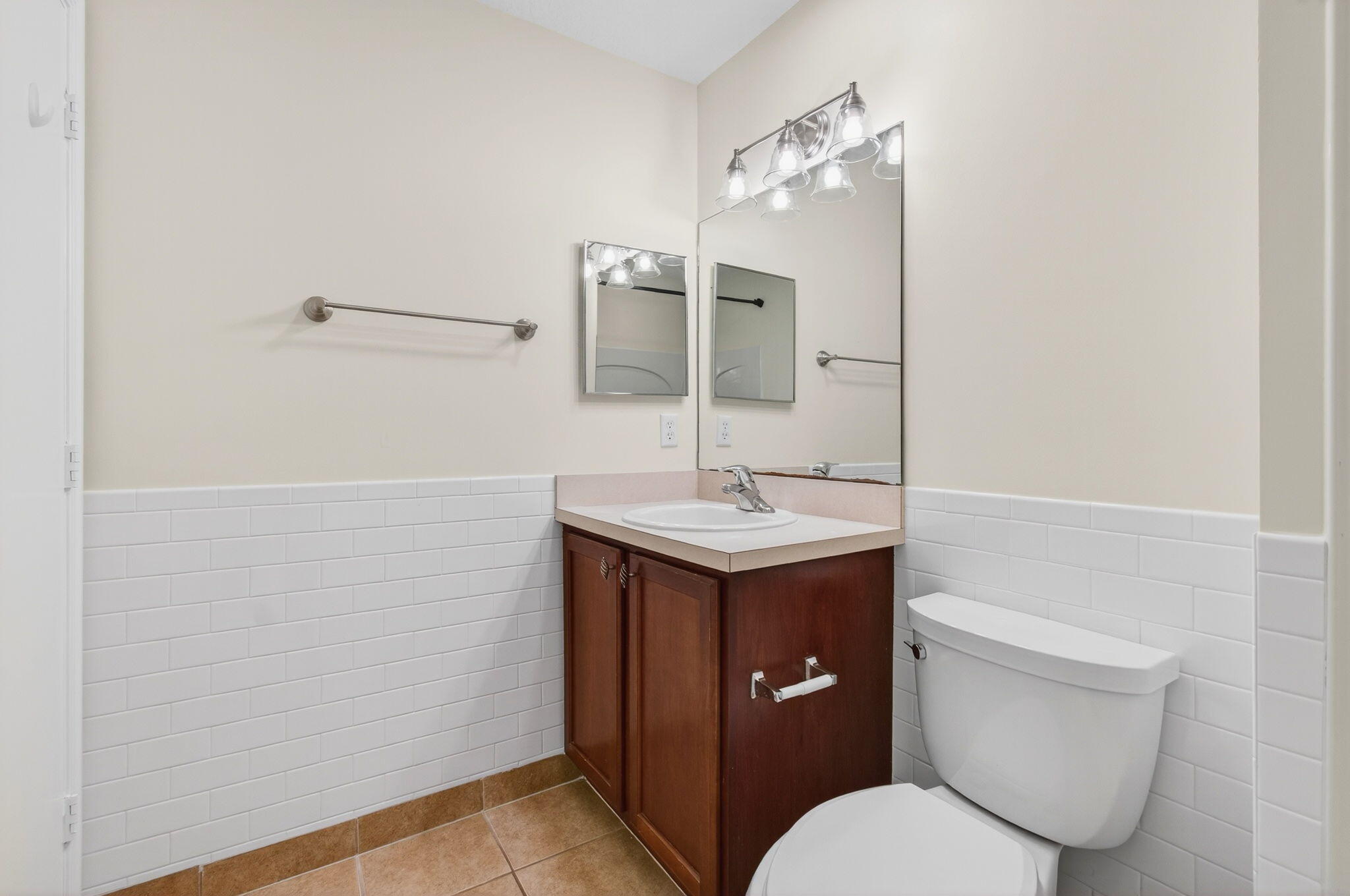 4582 Danson Way Delray Beach, FL 33445 - Photo 39 of 74 2nd Bathroom
