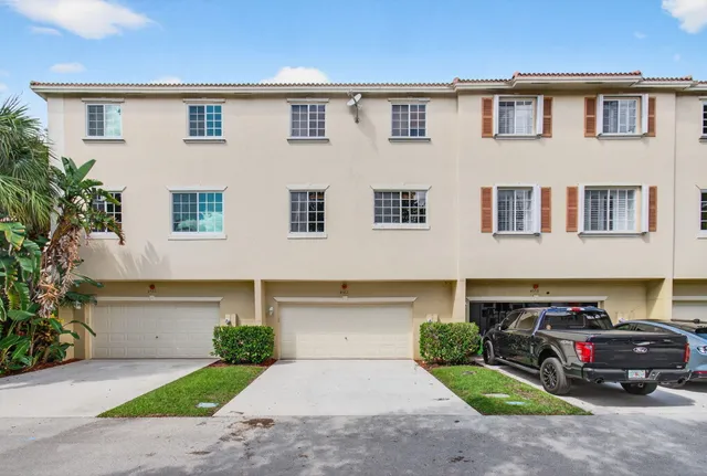 $3,050 | 4582 Danson Way, Delray Beach, FL 33445