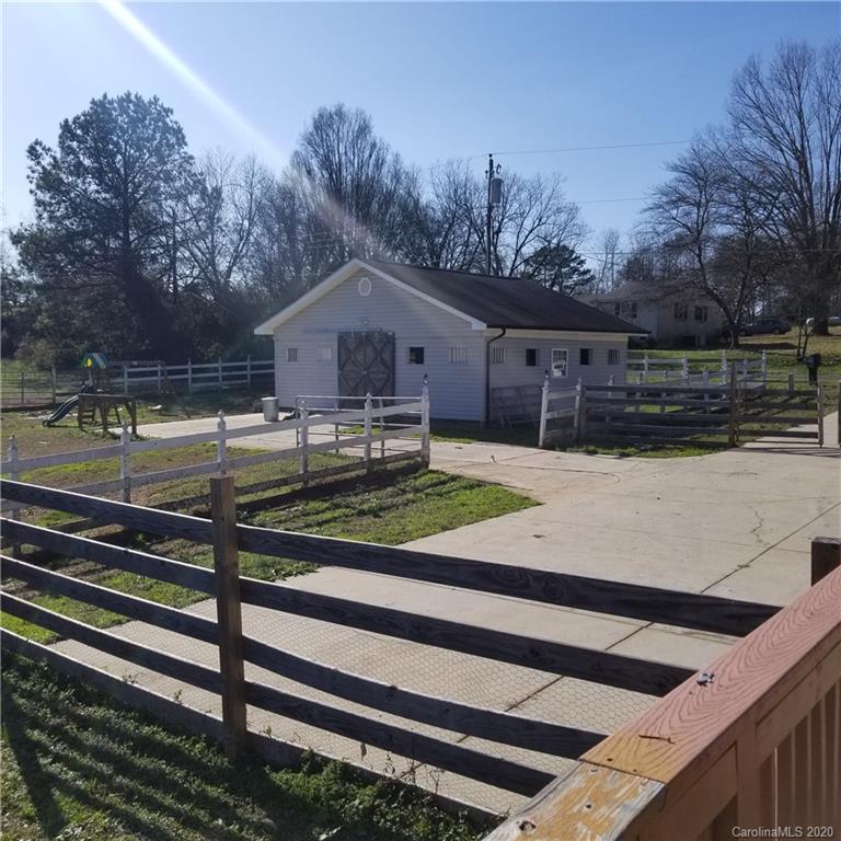 11033 Graybark Road Midland, NC 28107 - Photo 2 of 27 Gallery Image 2