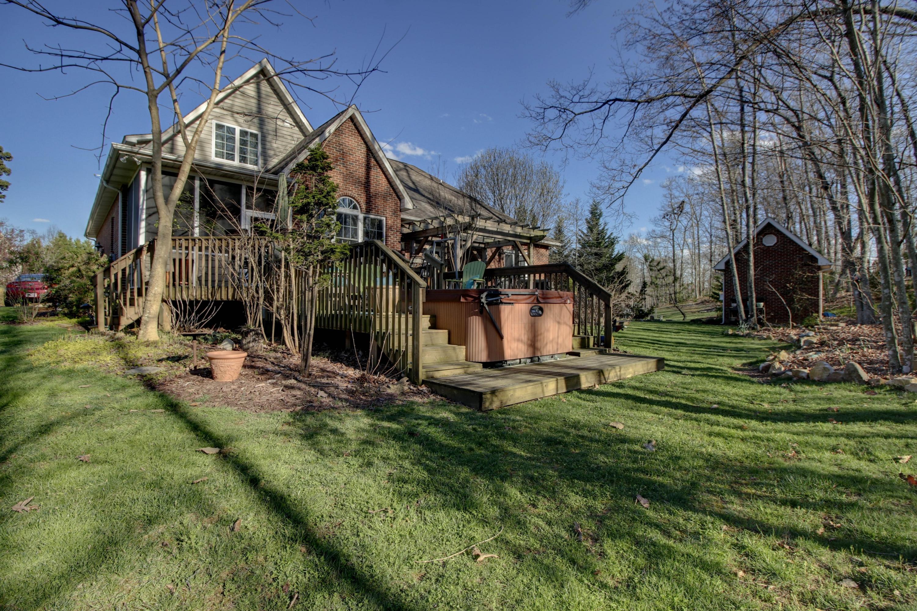 191 Piper Glenn Blue Ridge, VA 24064 - Photo 45 of 51 044-227878-_MG_2439_40_41_42_43_44_45_49
