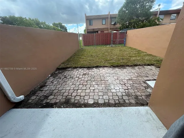 a view of outdoor space