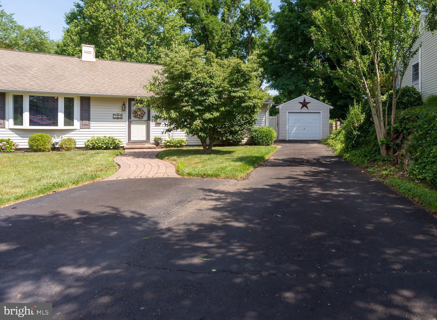 329 Chelsea Road Fairless Hills, PA 19030 - Photo 4 of 20 Gallery Image 4