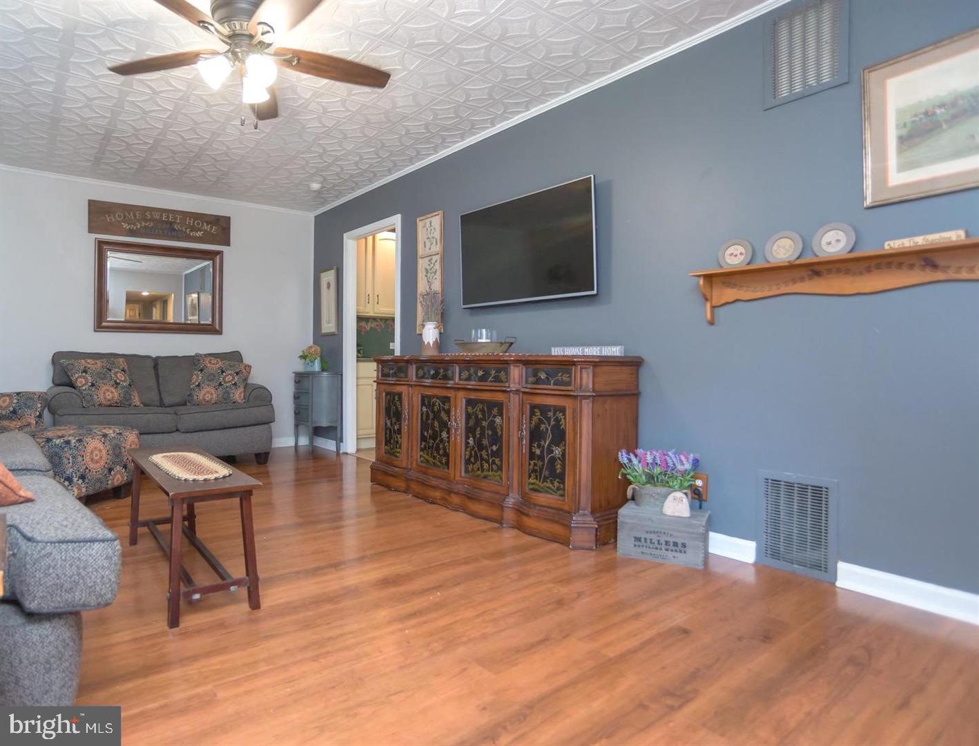 329 Chelsea Road Fairless Hills, PA 19030 - Photo 5 of 20 Gallery Image 5