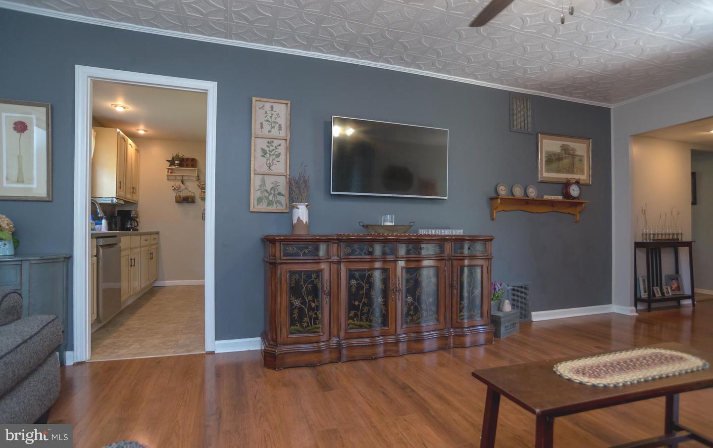 329 Chelsea Road Fairless Hills, PA 19030 - Photo 8 of 20 Gallery Image 8