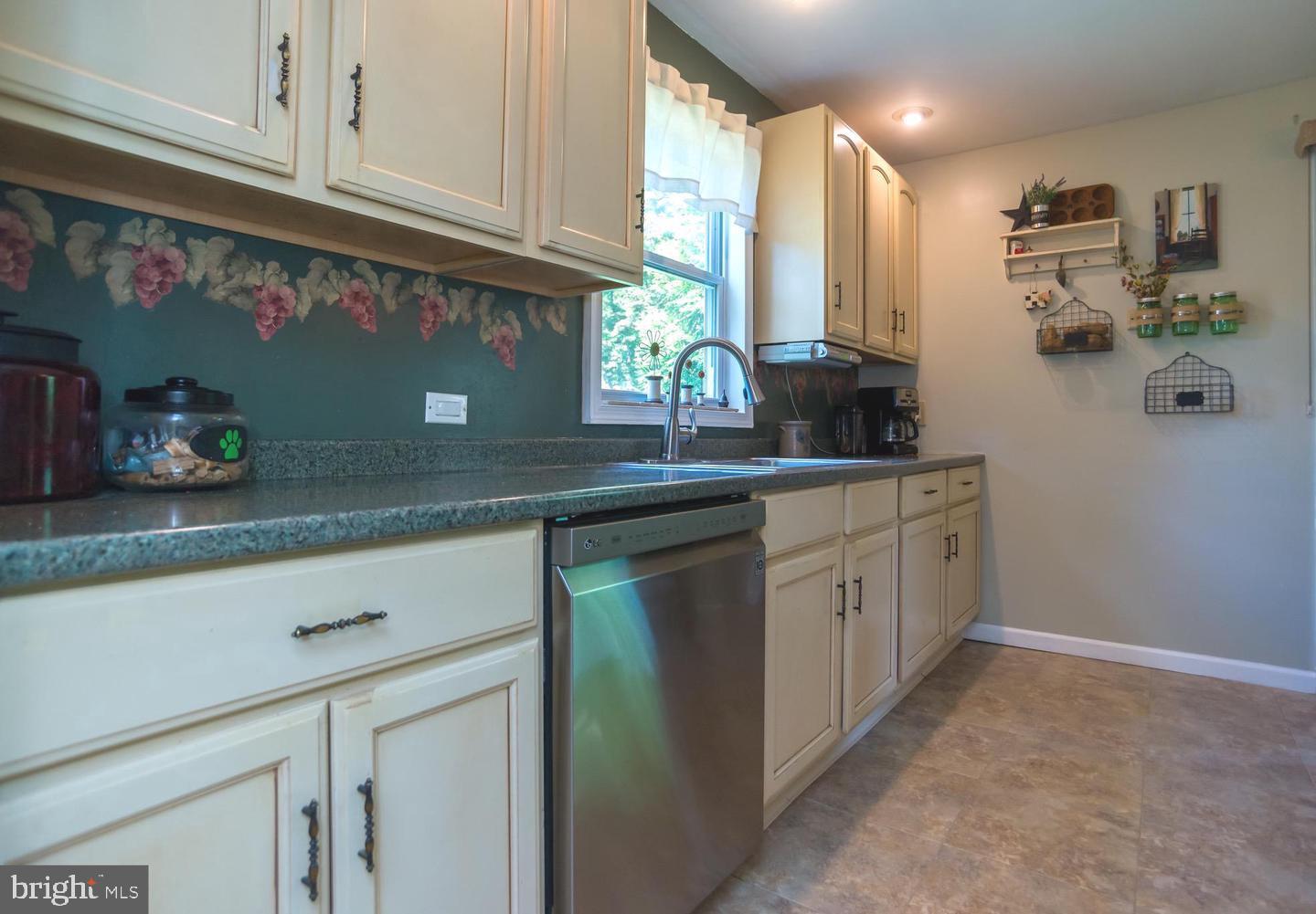 329 Chelsea Road Fairless Hills, PA 19030 - Photo 9 of 20 Gallery Image 9