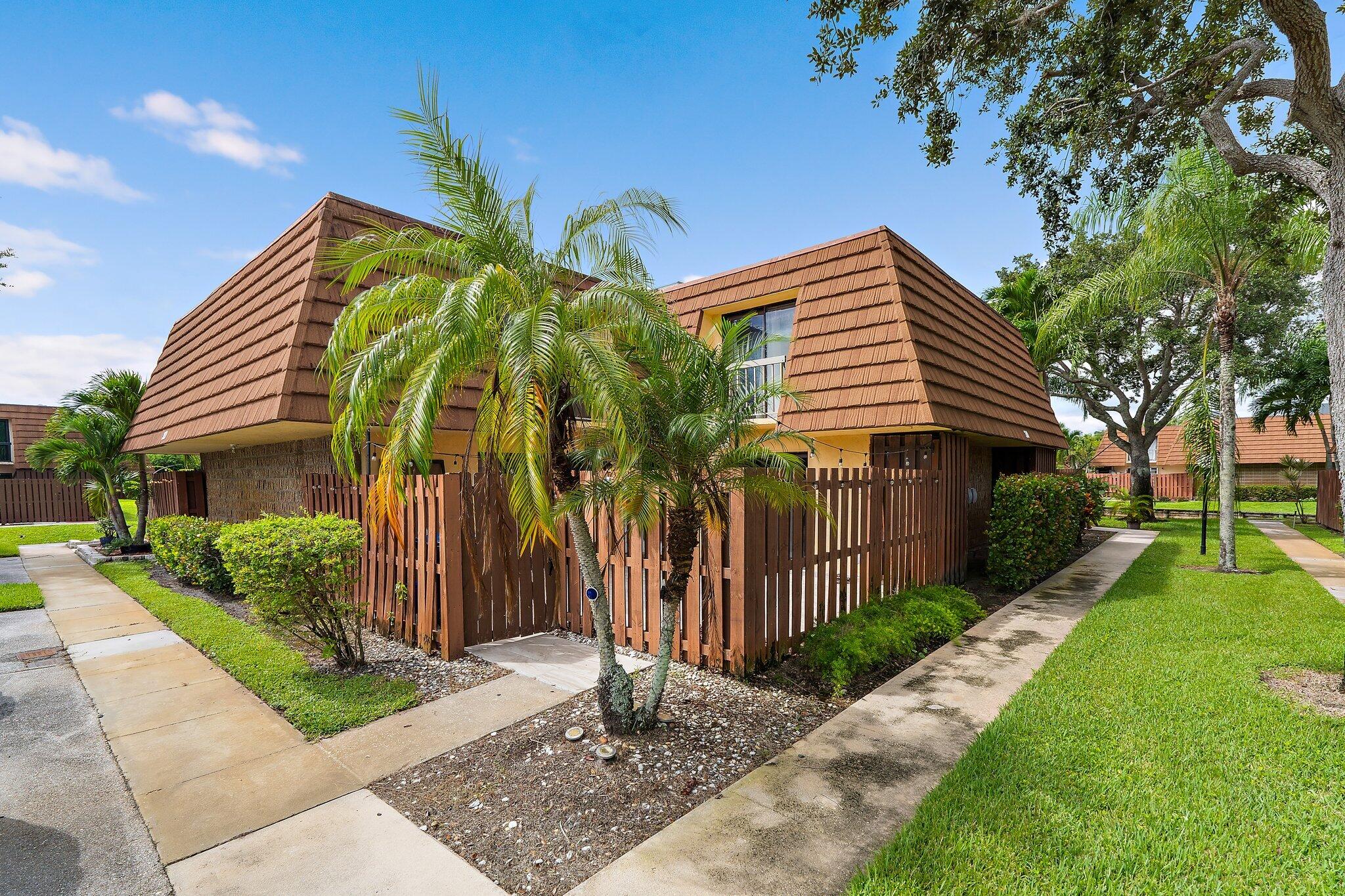 029-825CenterSt-Jupiter-FL-33458-SMALL