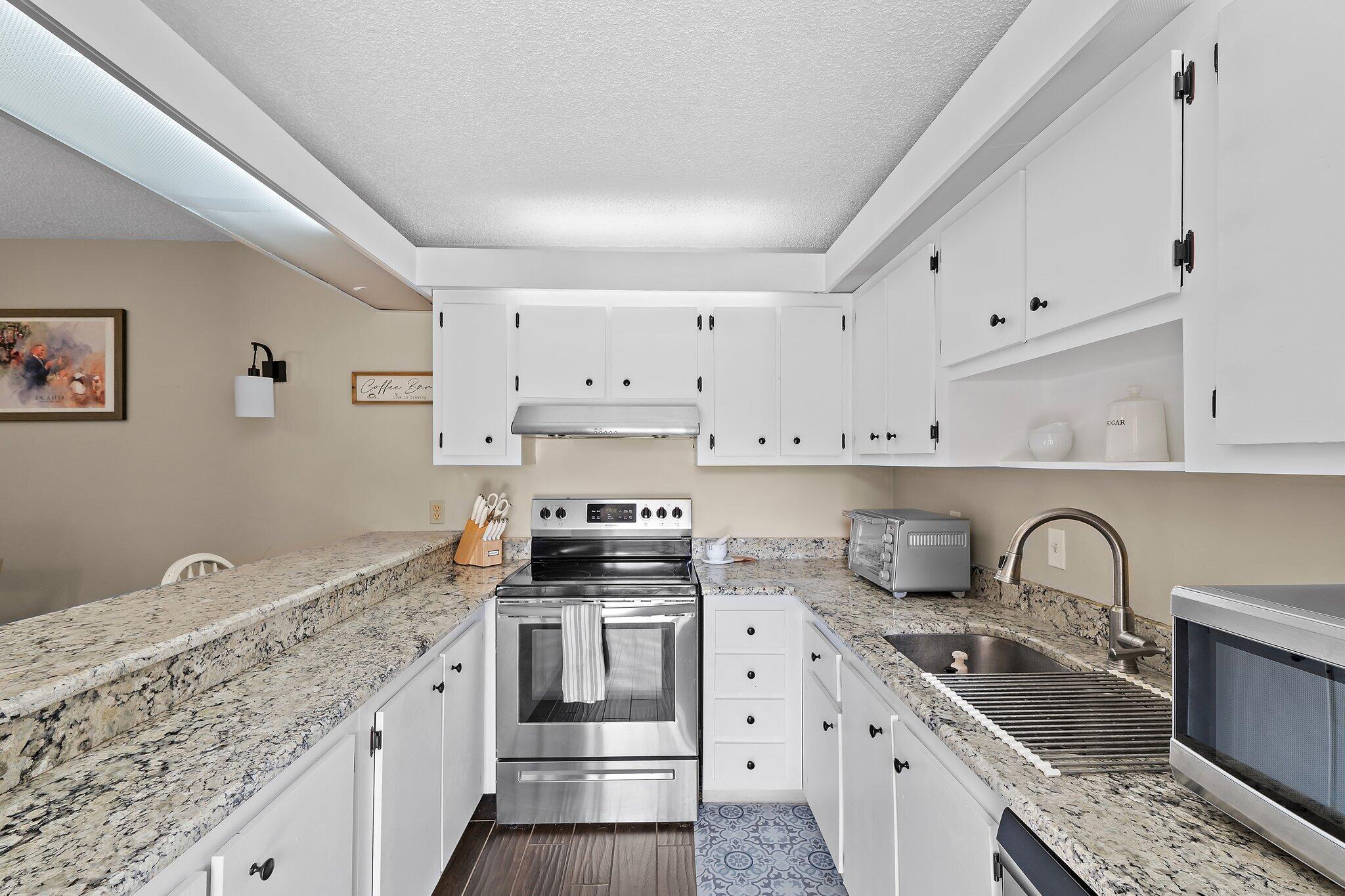 825 Center Street, Unit 30A Jupiter, FL 33458 - Photo 14 of 33 046-825CenterSt-Jupiter-FL-33458-SMALL