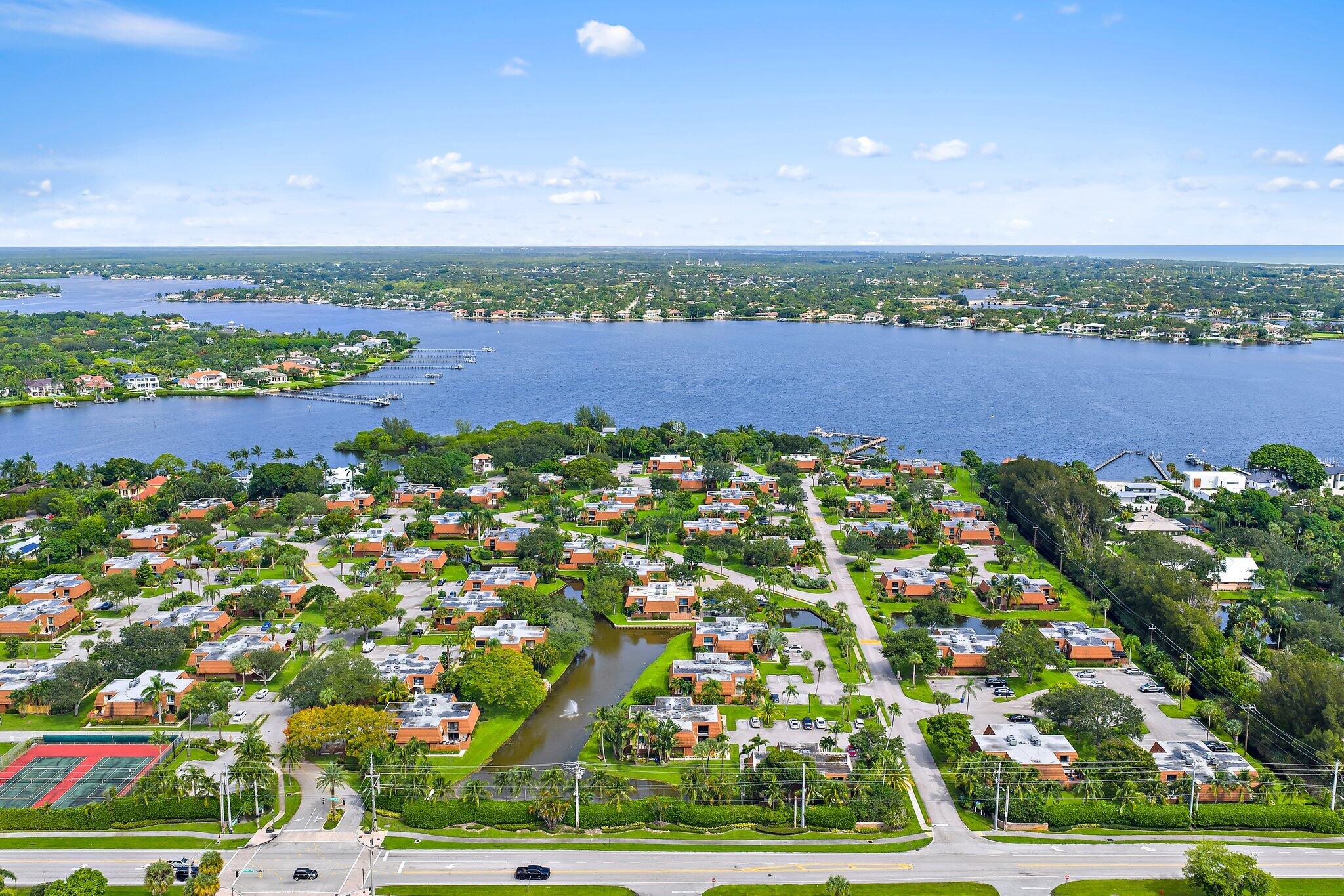 825 Center Street, Unit 30A Jupiter, FL 33458 - Photo 28 of 33 013-825CenterSt-Jupiter-FL-33458-SMALL