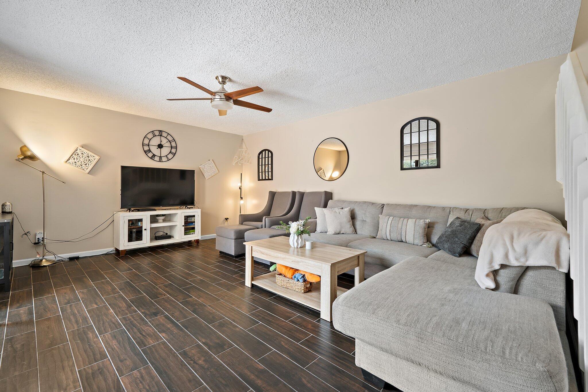 825 Center Street, Unit 30A Jupiter, FL 33458 - Photo 8 of 33 036-825CenterSt-Jupiter-FL-33458-SMALL