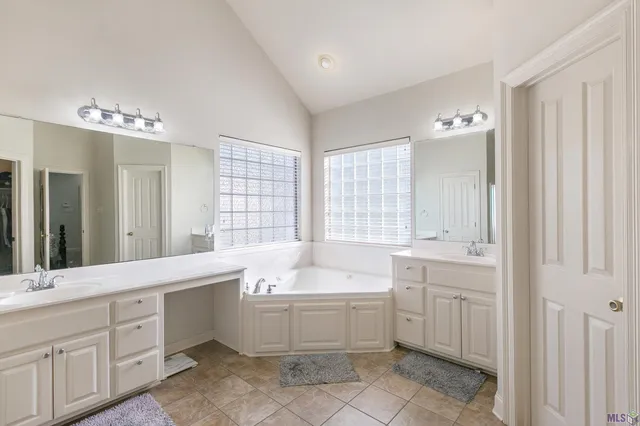 $369,000 | 12330 Oak Alley Drive, Geismar, LA 70734