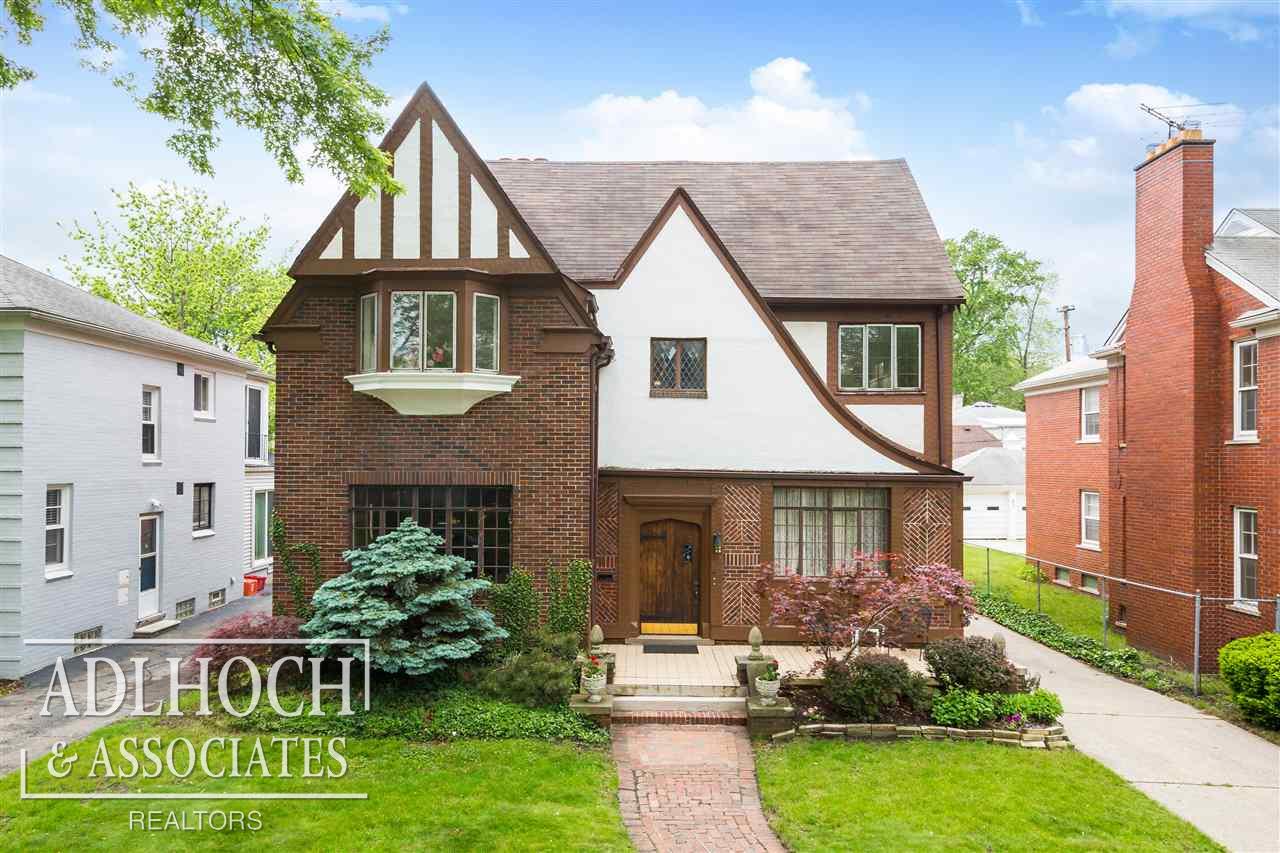 943-45 Harcourt Road Grosse Pointe, MI 48230 - Photo 1 of 16 31321513.JPG