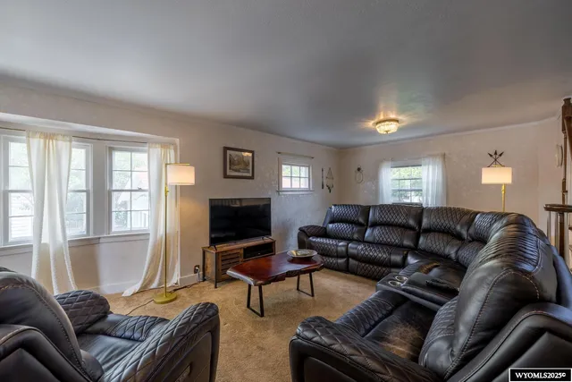 $319,900 | 1117 South Lincoln Street, Casper, WY 82601