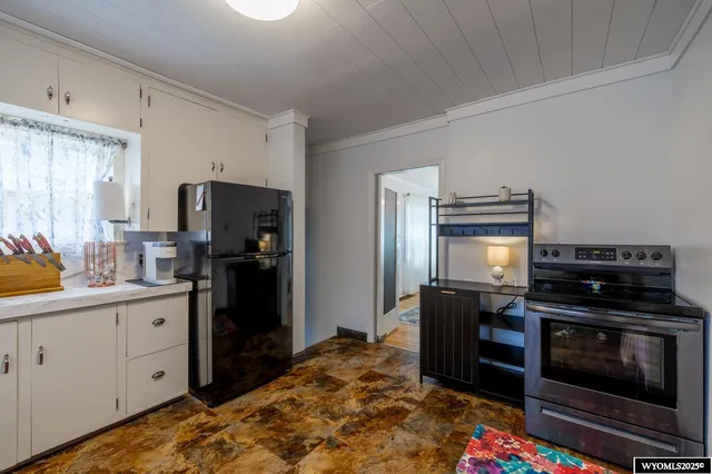 $319,900 | 1117 South Lincoln Street, Casper, WY 82601